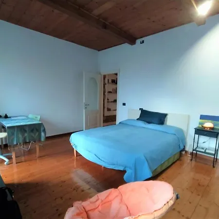 Verona-portavescovo Graziosa Casa Con Balcone ヴェローナ